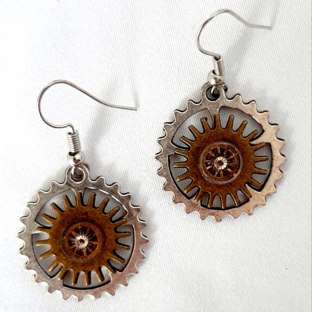 🎁**Free Gift w Purchase**Steampunk Inspired Earrings